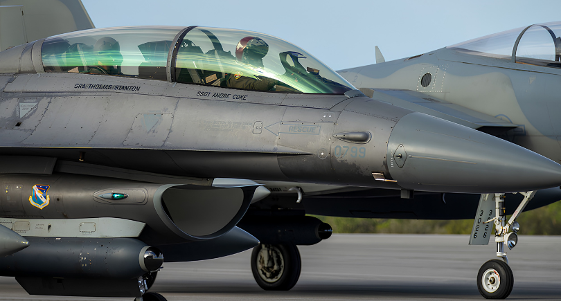 Lockheed Martin Legion IRST sensor and HiveLink pod-to-pod data link on F-16 aircraft
