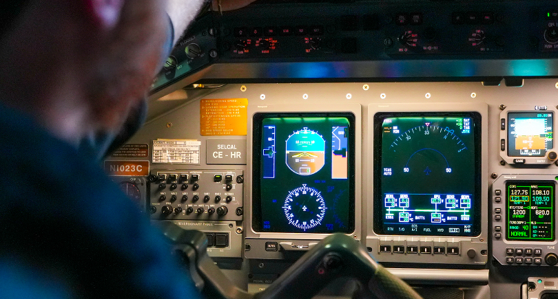 ScioTeq DU-875 NG Light cockpit display developed as a replacement for ageing Honeywell DU-870 CRT avionics on selected Cessna and Embraer aircraft